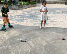 Load image into Gallery viewer, Pica Toys Wooden Wireless Remote R/C F1 Racing Car Science Kit to Build (Racing Pack of 2), Educational STEM Project Science Kit for Kids Aged 9-16, Ideal Gift for Children Boys and Girls